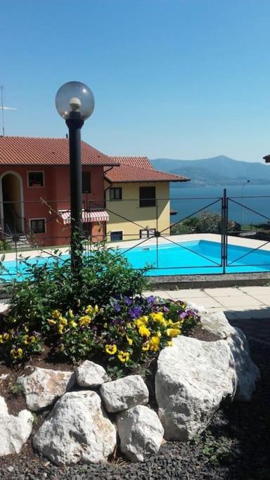 Luxurious Attic-Swimming Pool Villa Riva di Solto Eksteriør billede